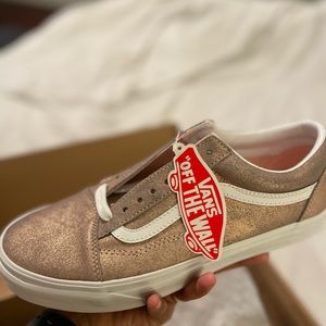 BRAND NEW Vans Old Skool Rose Gold Skate Shoes
